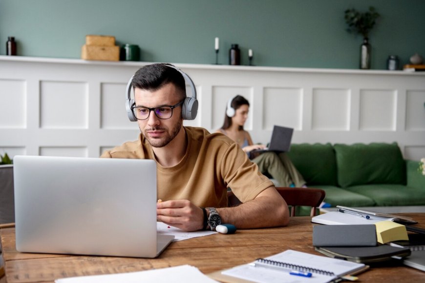 Plataforma digital reúne cursos, aulas ao vivo e ensino estruturado em um único ambiente