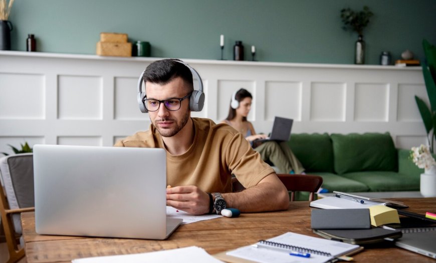 Plataforma digital reúne cursos, aulas ao vivo e ensino estruturado em um único ambiente